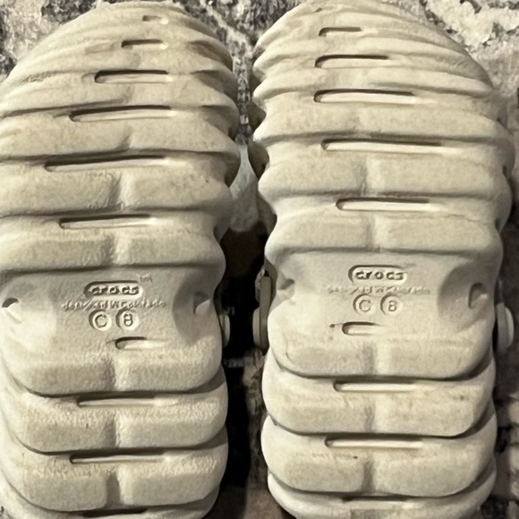 CROCS Kids' Light Gray Sandals - Picture 4 of 5